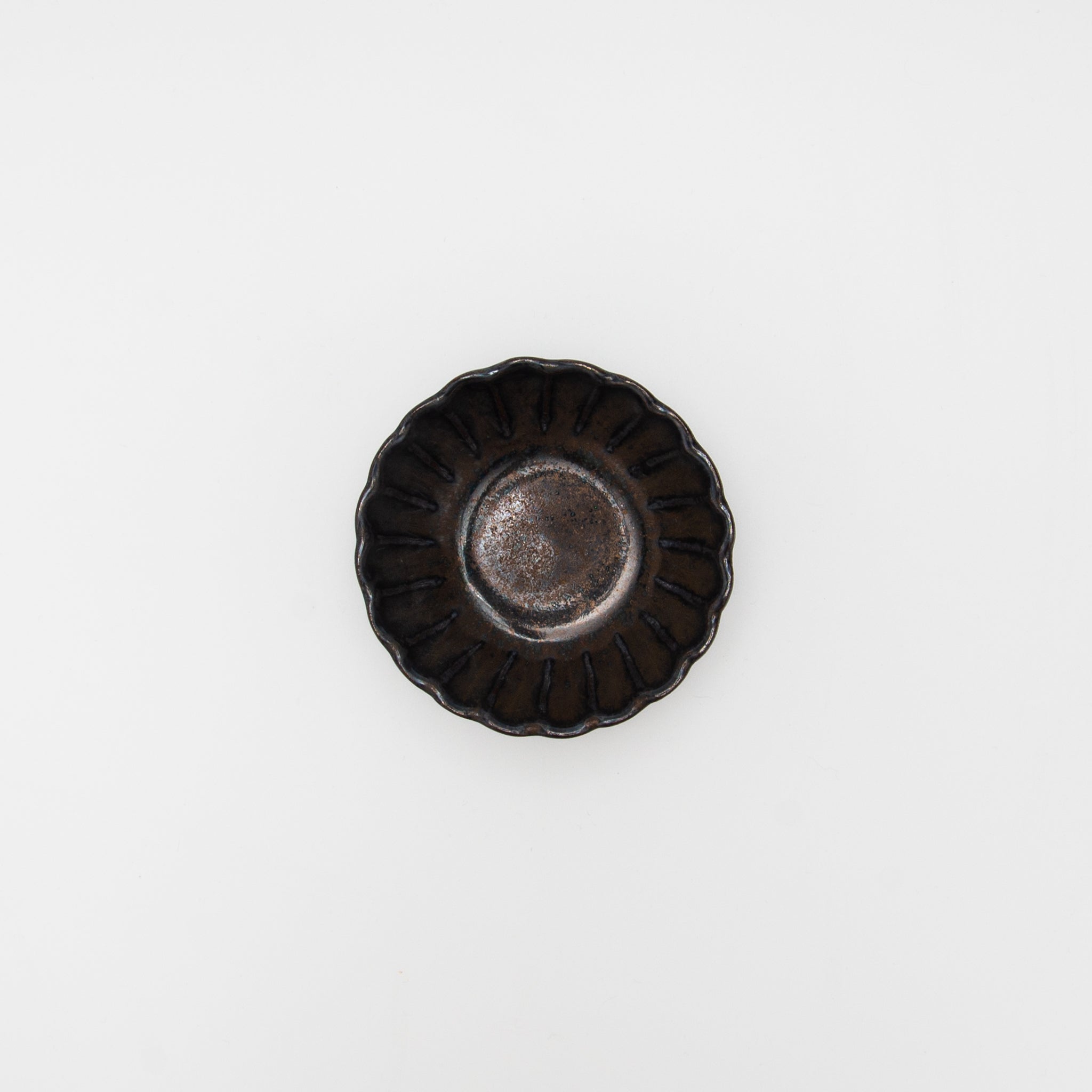 Seto Ware Flower Shaped Mini Bowl Black Gold