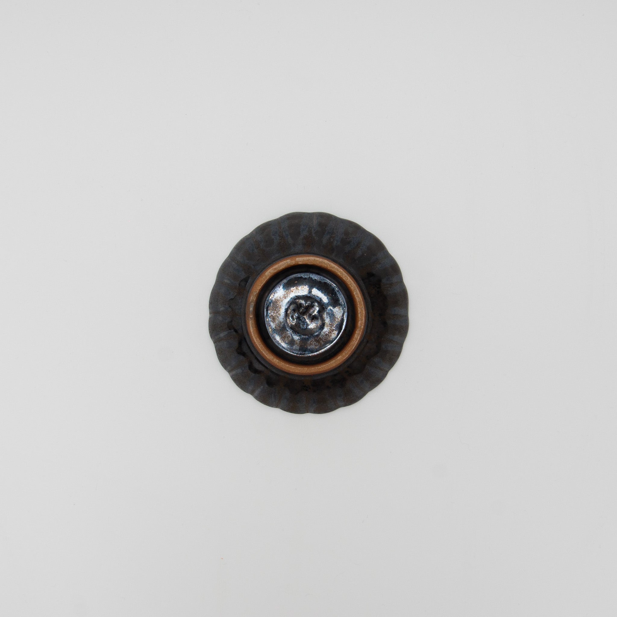Seto Ware Flower Shaped Mini Bowl Black Gold