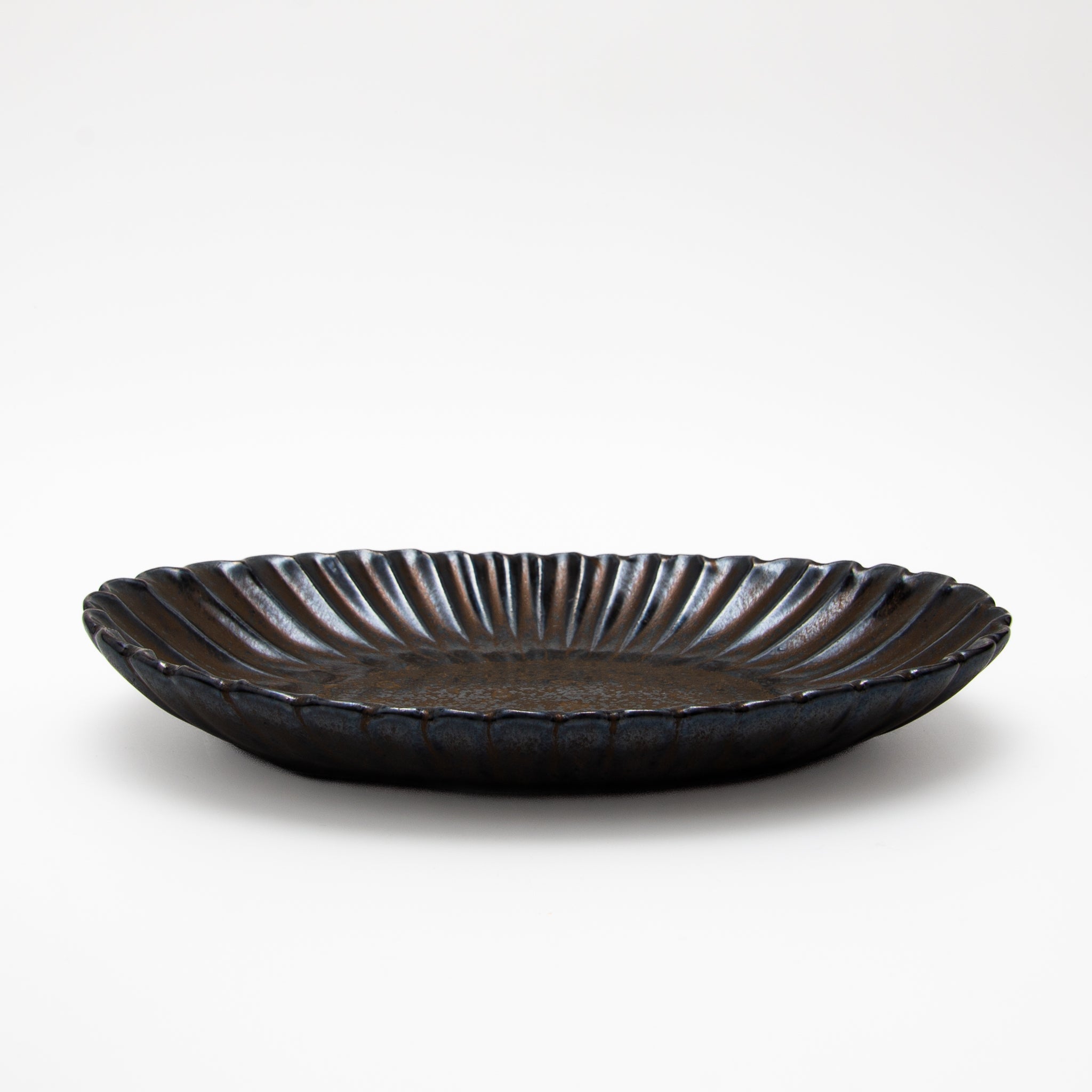 Seto Ware Flower Shaped Plate Oval Black Gold