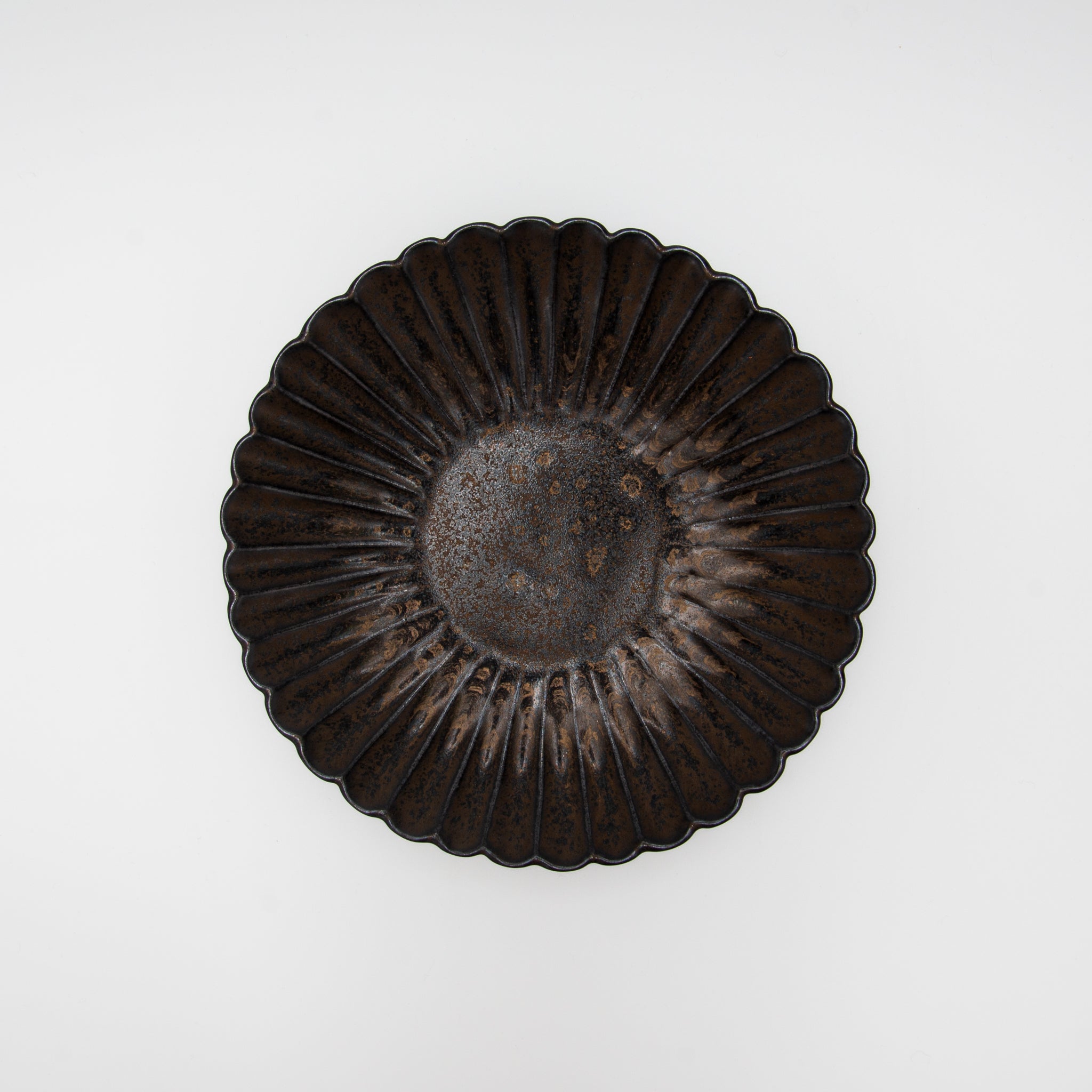 Seto Ware Flower Shaped Plate Black Gold