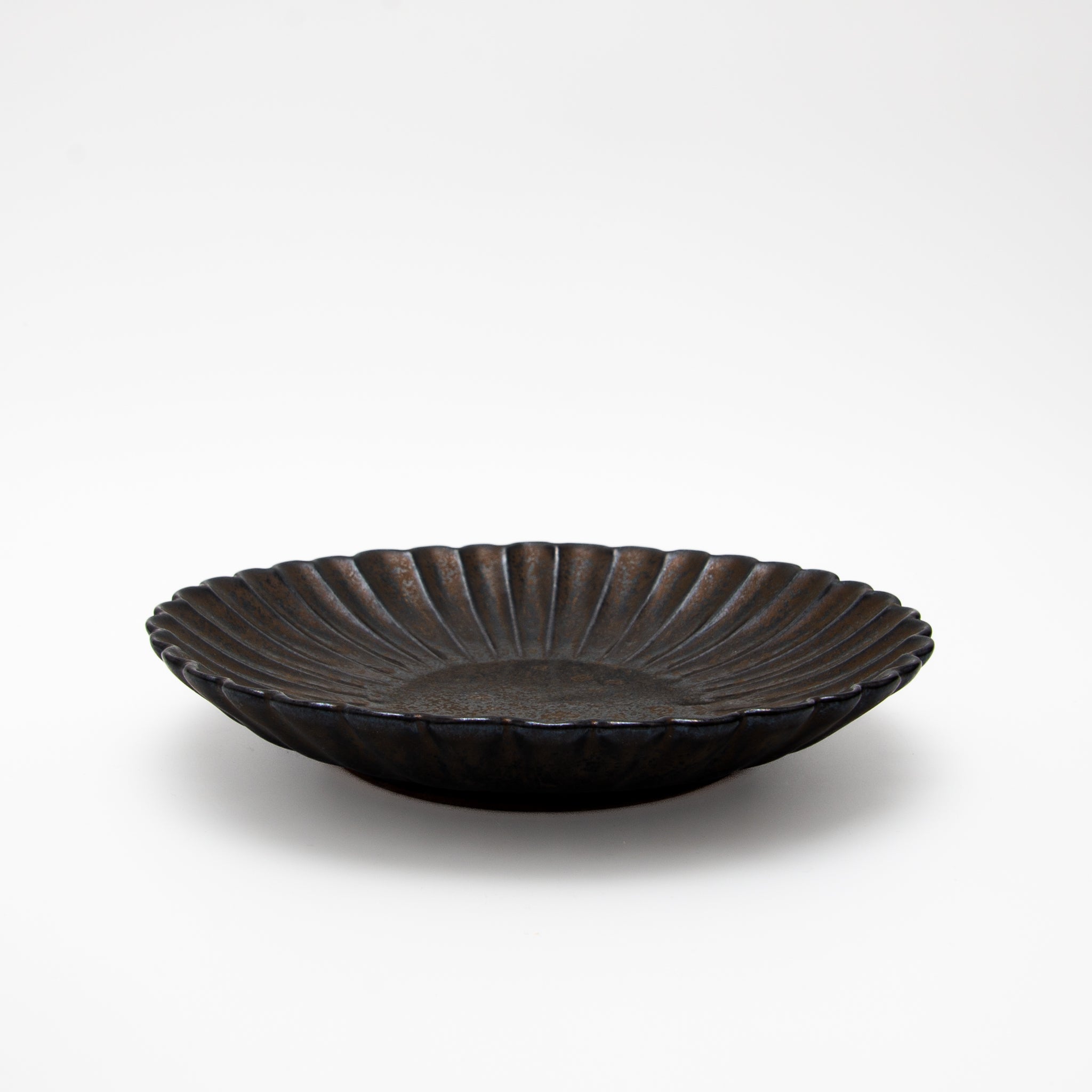 Seto Ware Flower Shaped Plate Black Gold