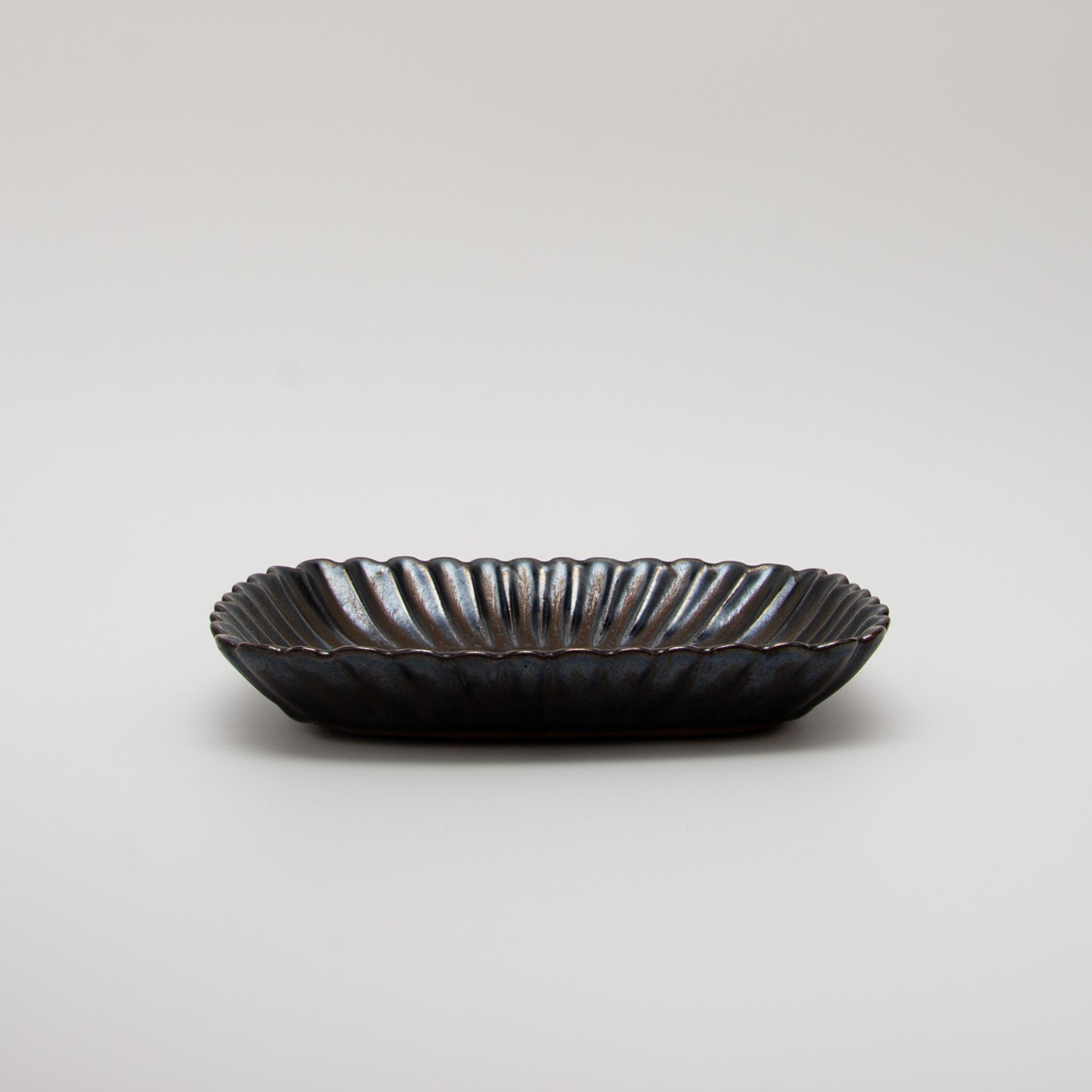 Seto Ware Flower Shaped Plate Rectangle Black Gold