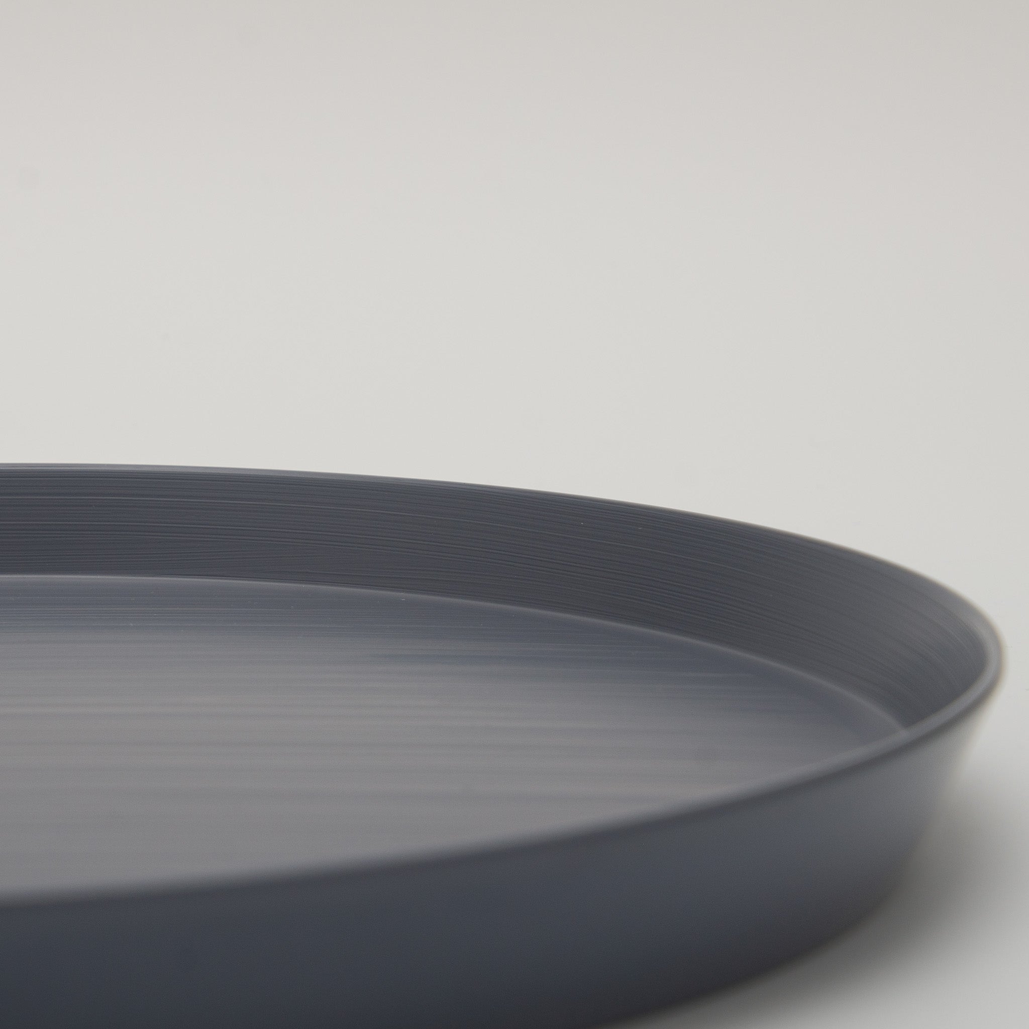 RIN&CO Lacquerware Plate Large Soft Blush Light Dove Grey